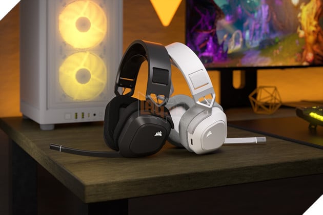 CORSAIR chính thức mở bán bàn phím K70 MAX và tai nghe HS80 MAX