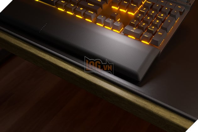 CORSAIR chính thức mở bán bàn phím K70 MAX và tai nghe HS80 MAX