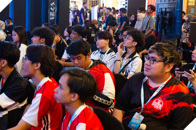 Bầu không khí bùng nổ tại Sunway Velocity Mall với Vòng Finals giải đấu 2023 PMSL SEA Fall 21