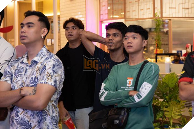 Bầu không khí bùng nổ tại Sunway Velocity Mall với Vòng Finals giải đấu 2023 PMSL SEA Fall 16