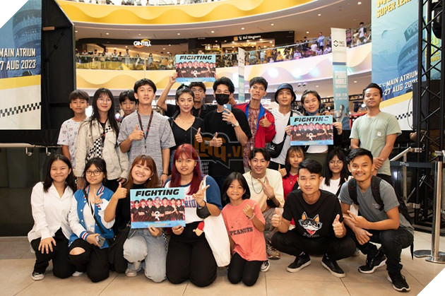 Gặp gỡ những cô nàng fan cứng của Genesis Esports, đội tuyển đầy duyên nợ với Dingoz Xavier 3