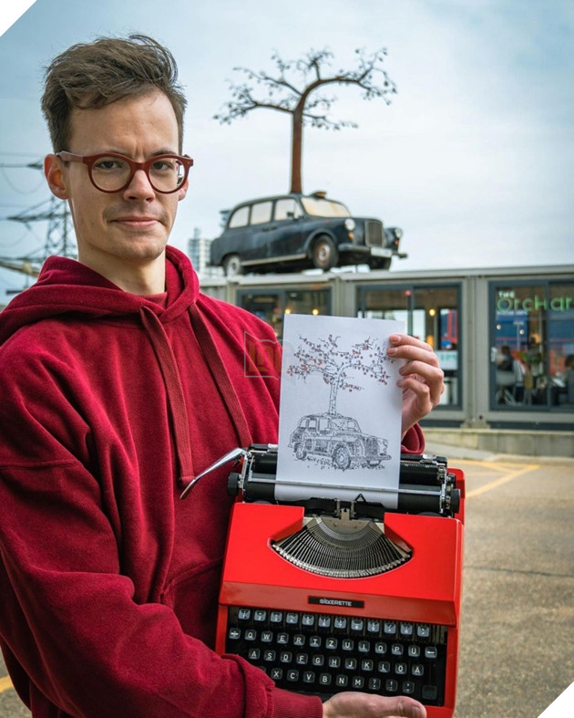 Vẽ tranh bằng máy đánh chữ, nam họa sĩ khiến cộng đồng mạng phải ngạc nhiên