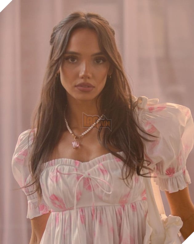 Nữ Youtuber gây tranh cãi khi yêu cầu bạn trai tương lai phải đưa thông tin thẻ ngân hàng cho cô