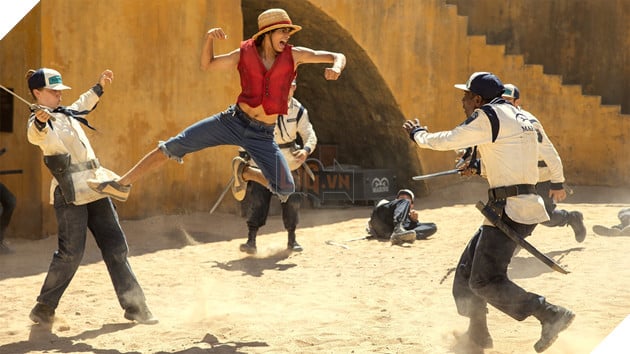 One Piece live - action: Không “cấm yêu”, đạo diễn Marc Jobst bắt phải có thể lực 3