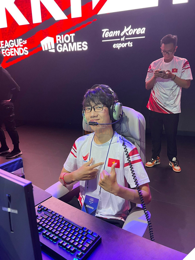 Những hình ảnh mới nhất của ĐTQG Liên Minh Huyền Thoại Việt Nam trong trận giao hữu với Hàn Quốc 2