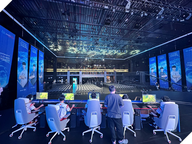 Những hình ảnh mới nhất của ĐTQG Liên Minh Huyền Thoại Việt Nam trong trận giao hữu với Hàn Quốc