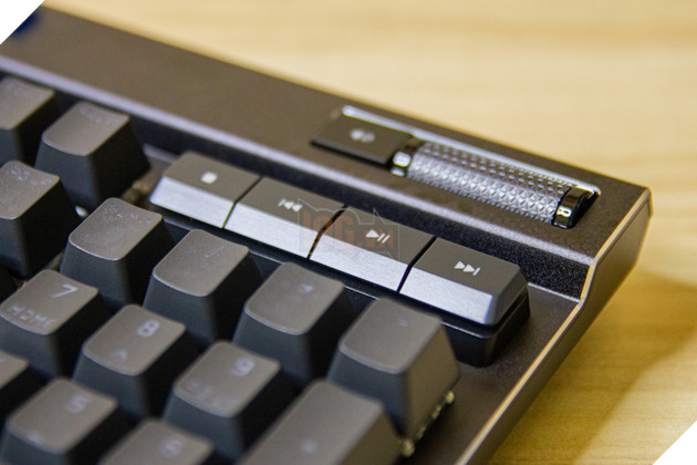 Review CORSAIR K70 Max: Bàn phím gaming đầu tiên của CORSAIR được trang bị switch từ-cơ học MGX