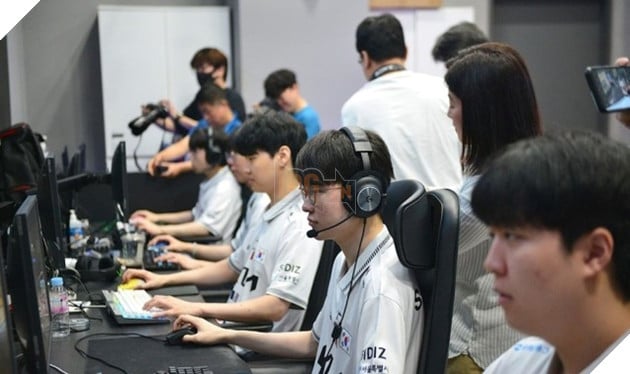 LMHT: kkOma hé lộ lịch trình luyện tập dày đặc của đội tuyển Hàn Quốc