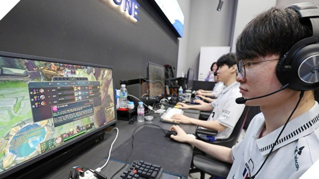 LMHT: kkOma hé lộ lịch trình luyện tập dày đặc của đội tuyển Hàn Quốc