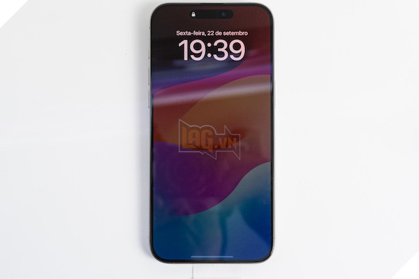 Review iPhone 15 Pro Max Titanium đầu tiên ở Việt Nam có giá lên đến 70 triệu đồng