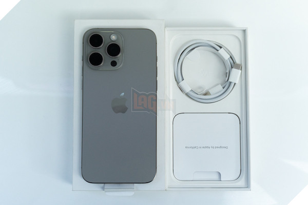 Review iPhone 15 Pro Max Titanium đầu tiên ở Việt Nam có giá lên đến 70 triệu đồng