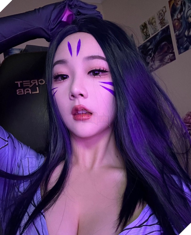 LMHT: Nữ MC LPL đăng ảnh cosplay Kai'Sa, cộng đồng fan mê mẩn vì quá gợi cảm