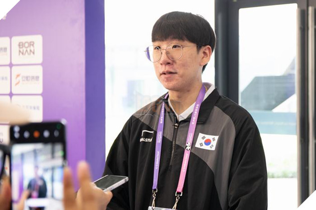 Asian Games 2022: Trung - Hàn đại chiến Bán kết LMHT, hàng trăm Fangirl chờ được nhìn thấy Faker 9