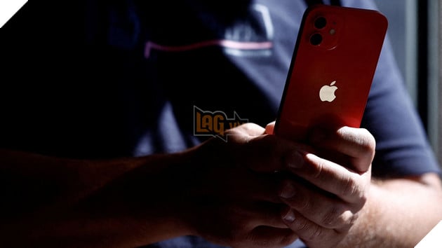 Pháp đã nhận bản cập nhật phần mềm iPhone 12 từ Apple nhằm giải quyết vấn đề bức xạ 