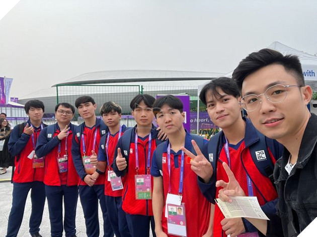 Asian Games: Gặp gỡ hội hâm mộ LMHT Việt Nam cổ vũ tinh thần đội tuyển quốc gia 6