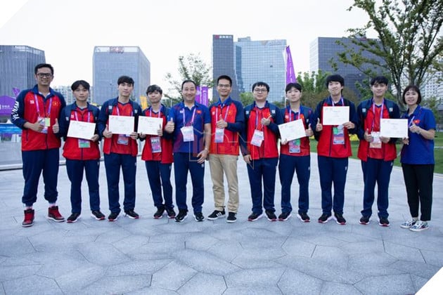 Asian Games: Các thành viên đội tuyển LMHT Việt Nam xốc lại tinh thần cho CKTG 10