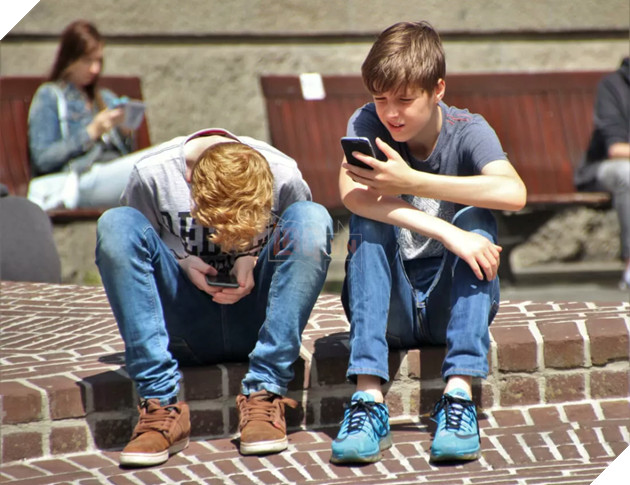 Thêm nghiên cứu cho thấy trẻ em dưới 18 tuổi lướt TikTok 2 tiếng mỗi ngày