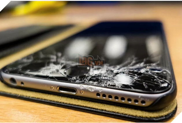 Màn hình điện thoại tự phục hồi vết xước sẽ xuất hiện vào năm 2028