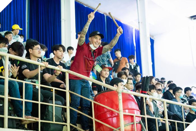 Chung kết Yomost VFL Summer 2023: Cuộc đua khốc liệt cả về thể lực lẫn trí lực của 12 đội tuyển Free Fire 2