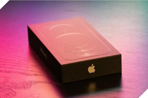 iPhone có thể tự động cập nhật phần mềm mà vẫn còn nguyên seal trong hộp? 