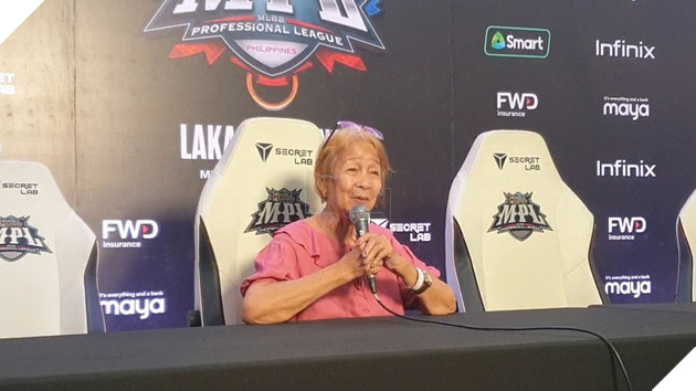 Streamer 74 tuổi khiến cộng đồng hào hứng vì niềm đam mê mãnh liệt với game