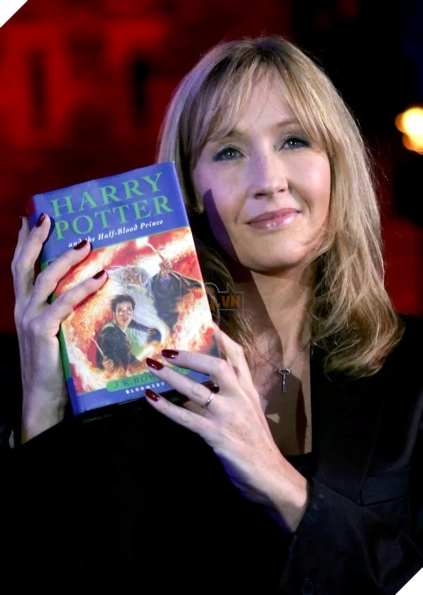 J.K. Rowling: Tác giả bộ truyện Harry Potter khiến fan tức giận bởi phát ngôn kỳ thị giới tính J-K-Rowling_YODF