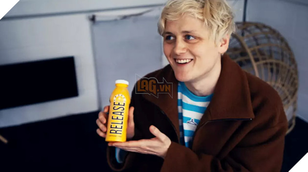 Amazon bị phốt cho phép bán nước tiểu đóng chai của tài xế như một loại nước tăng lực