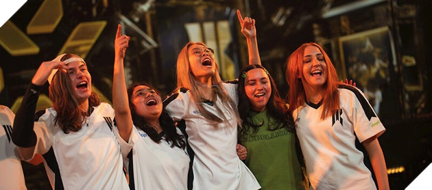 Shopify Rebellion Valorant female