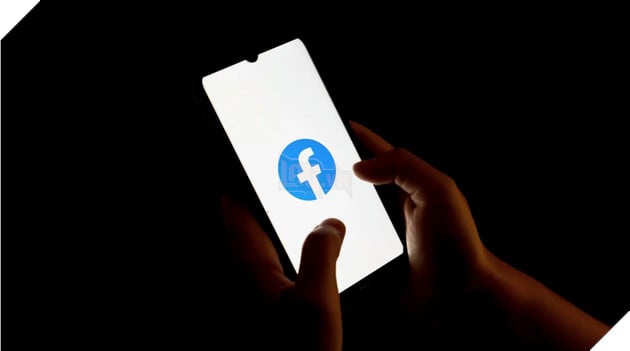Nguy cơ mất tài khoản Facebook vì click vào các bài quảng cáo chứa hình ảnh "thiếu vải"