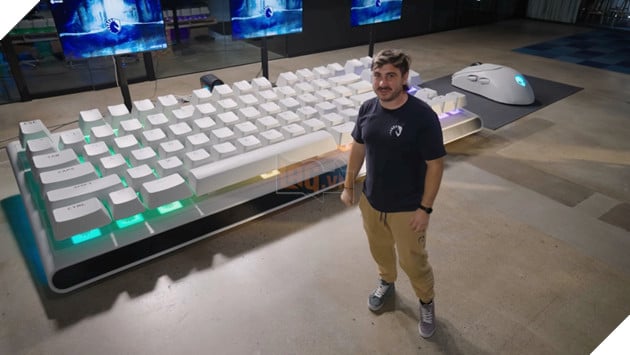 Alienware chế tạo chuột và bàn phím cơ kích thước khủng, chỉ để chơi DOTA 2