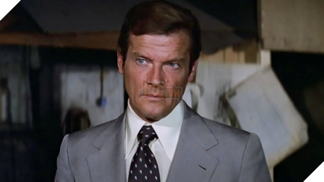 Tổng hợp tất cả các diễn viên đã từng đóng vai siêu điệp viên James Bond Roger-moore_WDUQ