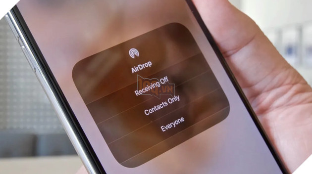 Xu hướng tìm người yêu bằng AirDrop khiến dân mạng trầm trồ