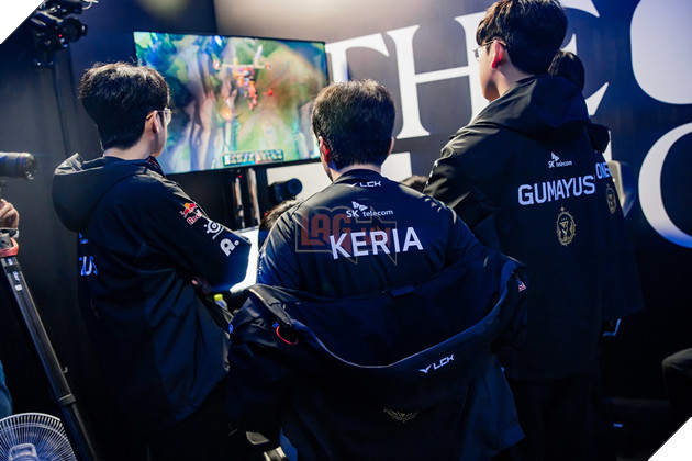 LMHT: T1 thành công giữ chân toàn bộ tuyển thủ Vô địch CKTG 2023 trong sự vui mừng của fan