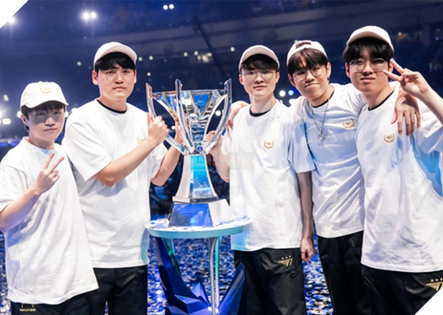 LMHT: HLV cvMax cho biết chính thái độ của các đội LPL là nguyên nhân khiến họ thất bại