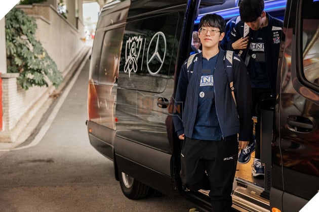 LMHT: Fan phát hiện Scout đến Việt Nam để du lịch sau CKTG 2023