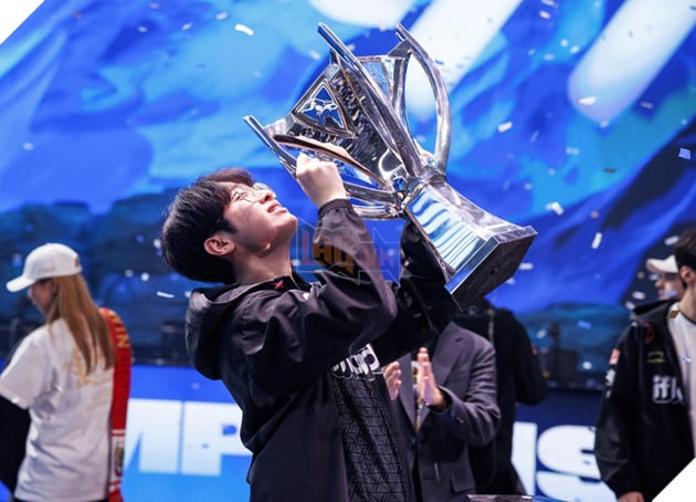 LMHT: Zeus hé lộ nguyên nhân chọn Jayce cho trang phục CKTG 2023 chứ không phải Yone