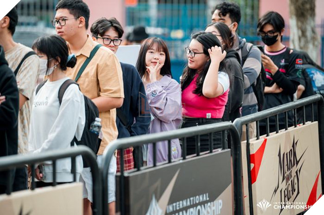 Nhà thi đấu Quân khu 7 rộn ràng trong ngày thi đấu Bán kết AIC 2023