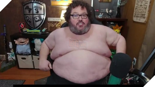 Nam streamer Twitch đú trend meta ở trần nhưng mà nó lạ lắm 2