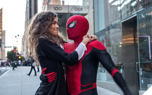 Tom Holland có chia sẻ thú vị về phim MCU mà anh ấy thích khi xem cùng và Zendaya 2