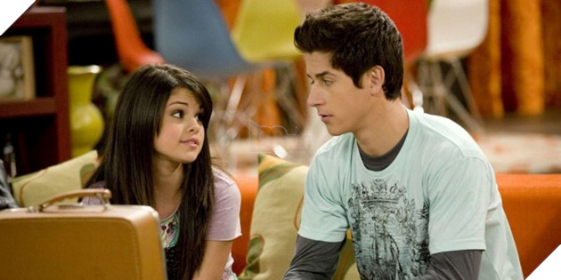 Phần tiếp theo của Wizards Of Waverly Place đánh dấu màn tái hợp của cặp ngôi sao Selena Gomez và David Henrie