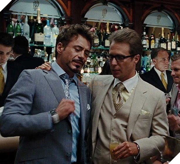 Hé lộ lý do Iron Man 2 có sự xuất hiện của phản diện Justin Hammer do Sam Rockwell thủ vai