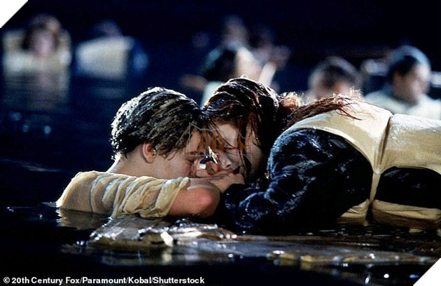 Cánh Cửa Cứu Mạng Rose Trong Tác Phẩm Kinh Điển Titanic Được Bán Đấu Giá Với Mức Tiền Khủng 2