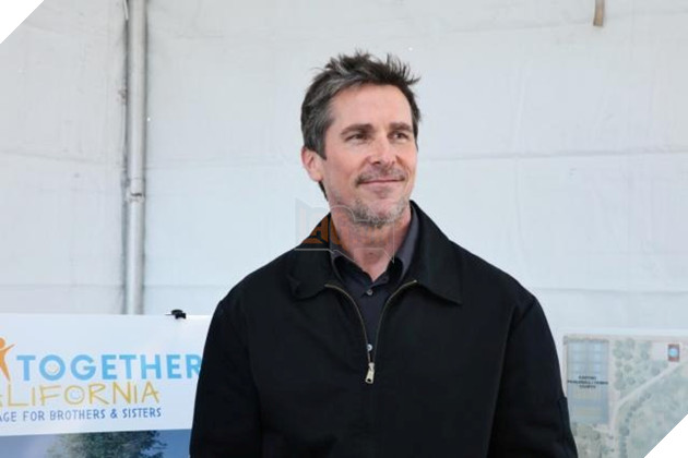 Christian Bale tiết Lộ Tạo Hình Quái Dị Trong Bức Ảnh Đầu Tiên Về Phim The Bride 