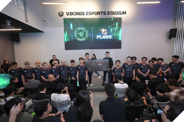 Team Flash Chính Thức Bắt Tay Razer Gia Nhập Hàng Ngũ Các Team Esports Đỉnh Cao