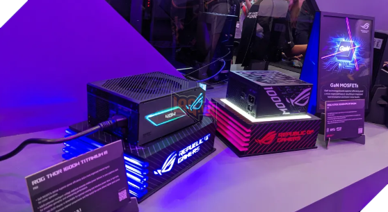 ASUS Gây Ấn Tượng với UPS Mjolnir Hình Búa và PSU Thor Cải Tiến 2