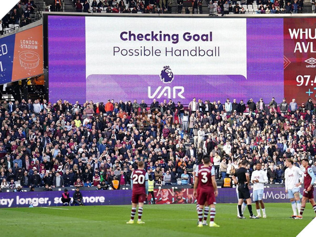 Premier League Check VAR Bằng iPhone 14 Để Phân Tích Việt Vị