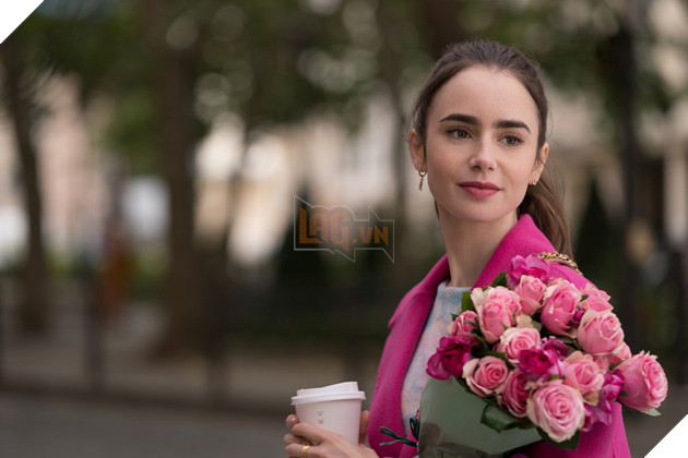 Lily Collins Chia Sẻ Điều Giúp Cô Chửa Khỏi Nỗi Sợ Màu Sắc Qua Phim Emily in Paris 2