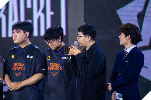 Vikings Esports Chính Thức Đoạt Tấm Vé Cuối Cùng Đến CKTG 2024 Với Hàng Ngàn Khán Giả Cổ Vũ 29