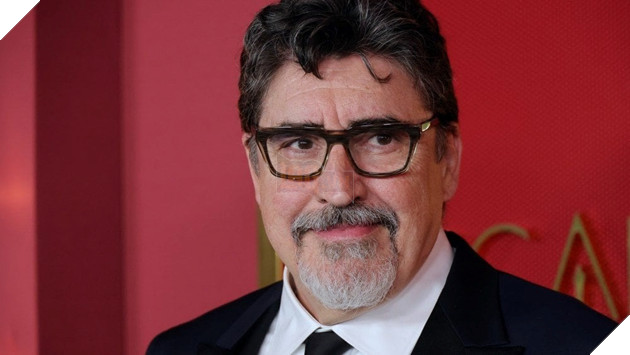 Nam Diễn Viên Alfred Molina Trải Lòng Về Mối Quan Hệ Với Người Cha Của Ông Khiến Nhiều Người Phải Suy Ngẫm