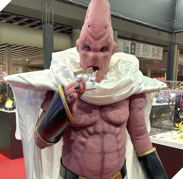 Xuất hiện bộ cosplay Majin Buu cực kinh dị nhưng cực kì ấn tượng